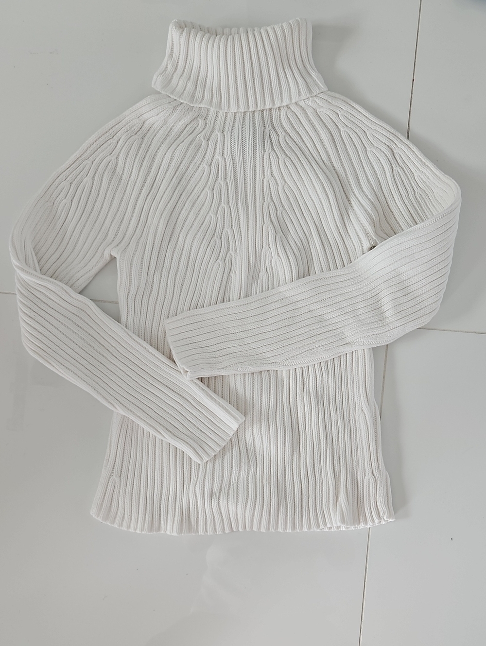G by Guess White Ribbed Turtleneck Sweater